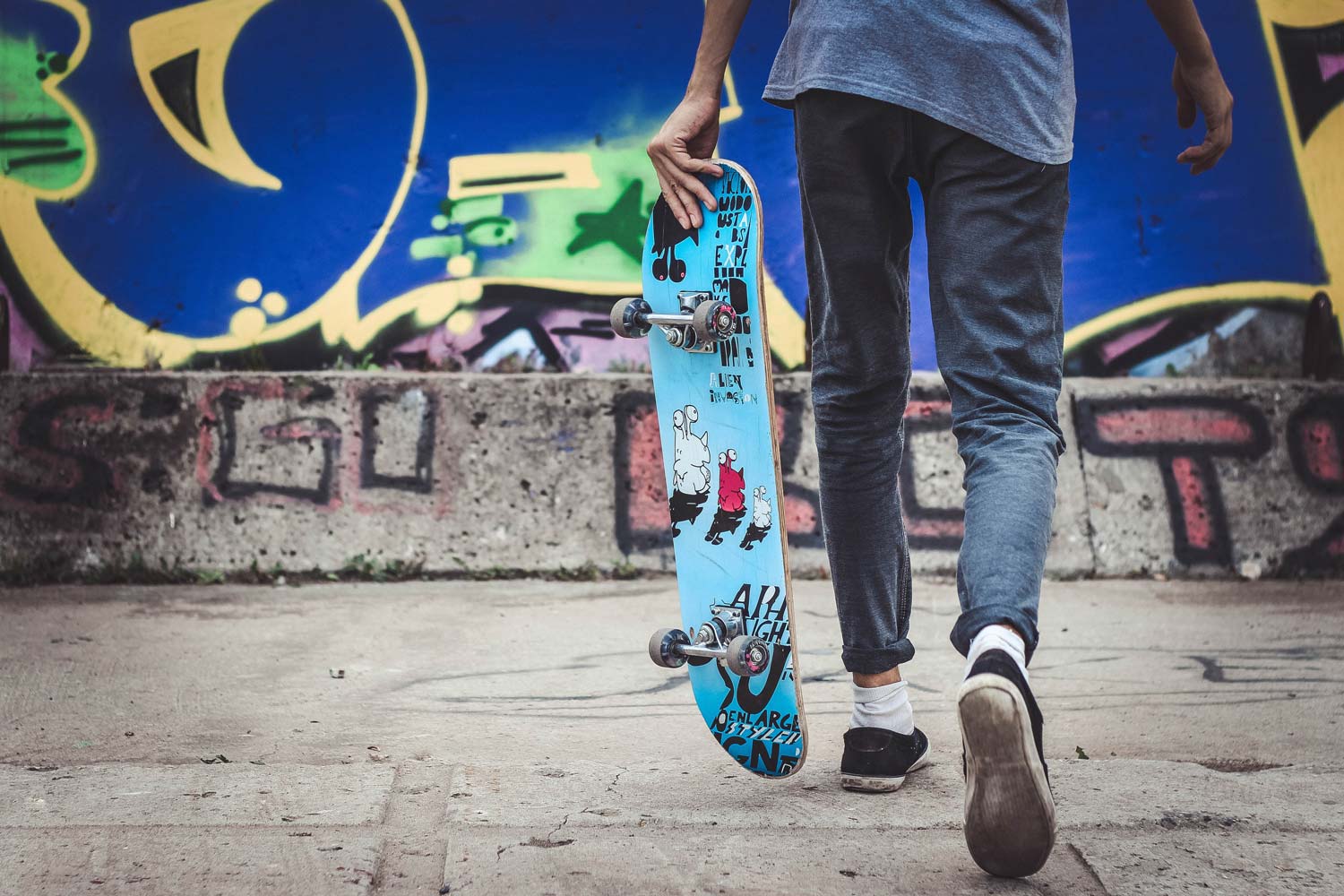 Skateboarding online heel pain